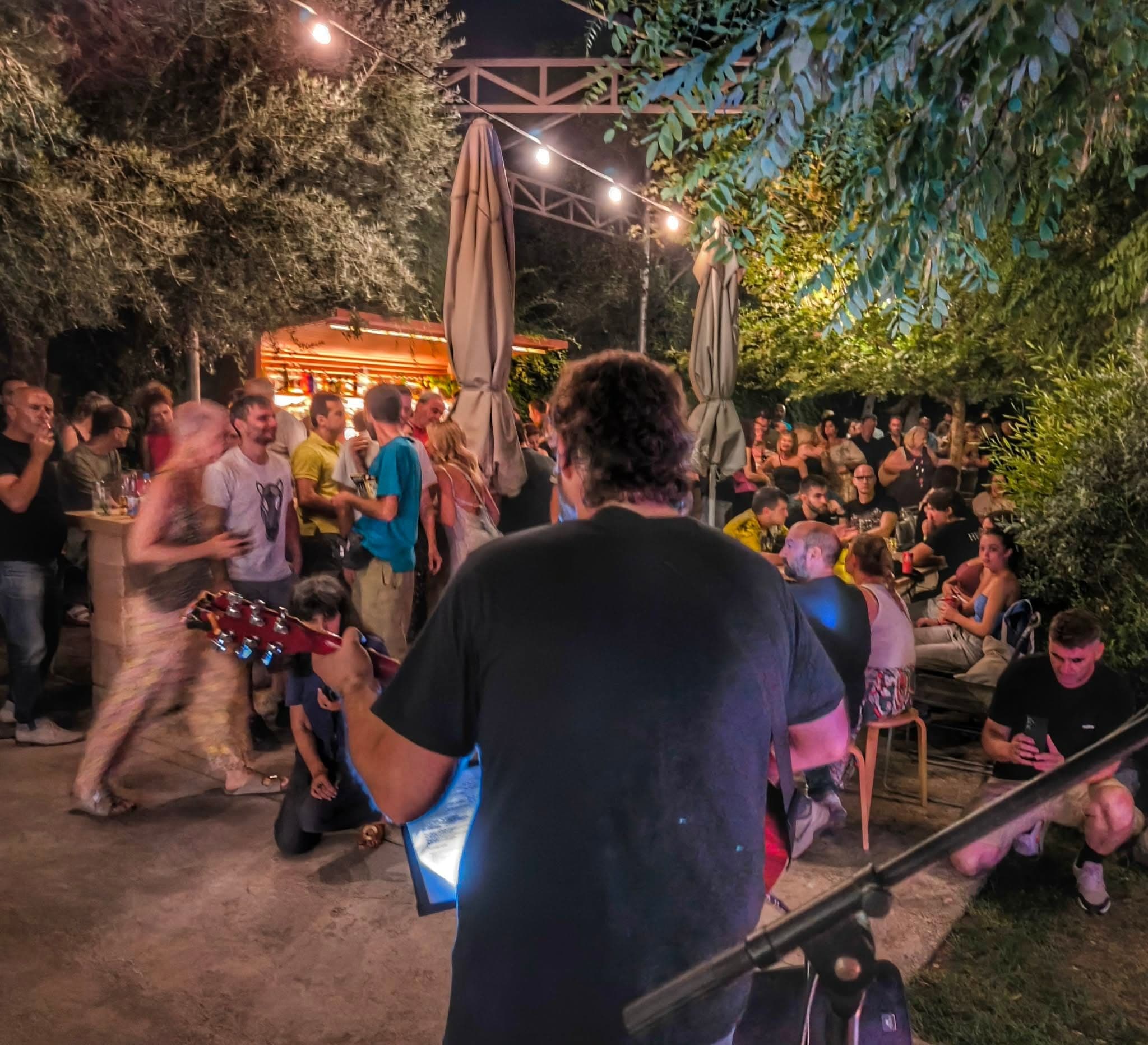 Οι Μαύροι Κόκκορες live στο 3,14 project